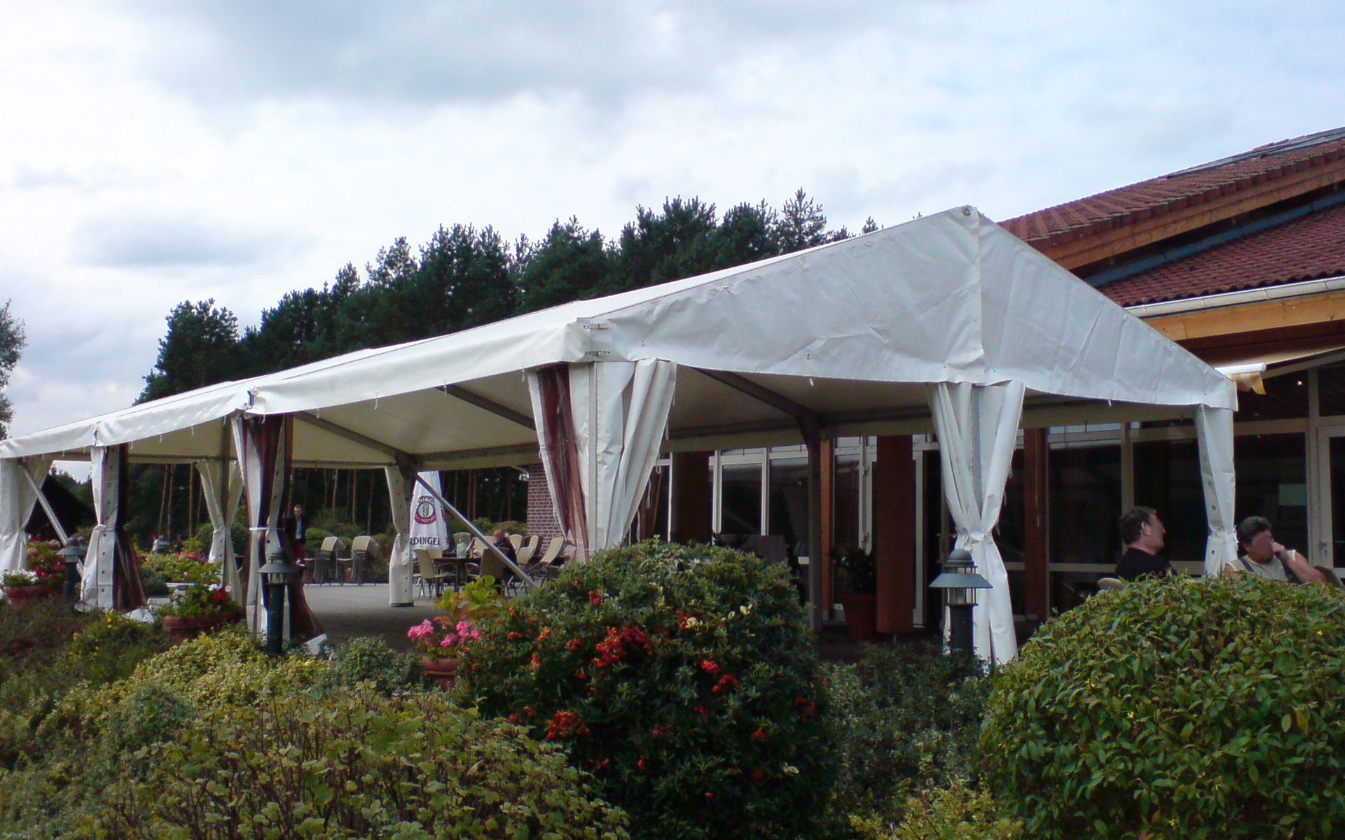 Zeltgröße 15 x 6 m